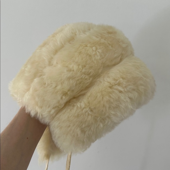 Vintage Italian Sheep Fur Shearling Hat With Pom Pom Ties - Picture 3 of 5